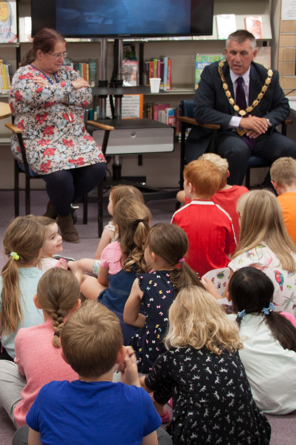 John Becket talking to children about being Mayor